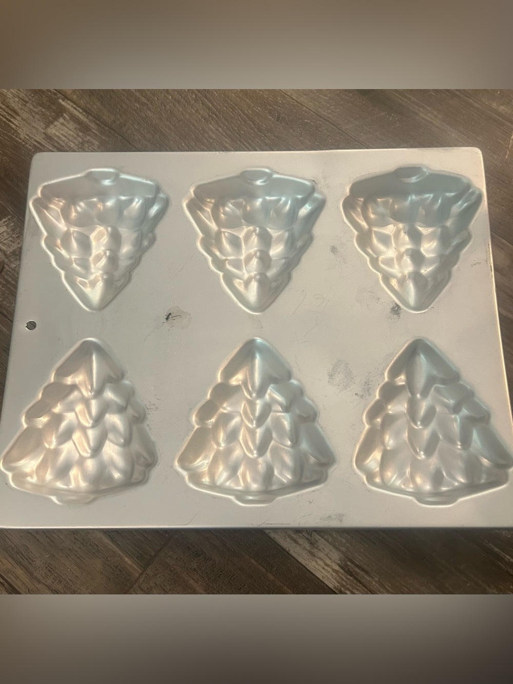 Tree-Shaped Baking Mold Tray — White Aluminum